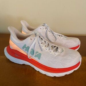 Hoka One One Mach 4 Womens Size 7 B Running Shoes Sneakers White Fiesta